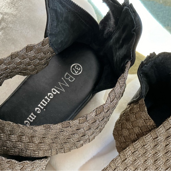 Bernie Mac Sandals - Picture 3 of 3